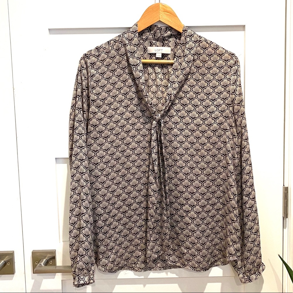 LOFT Neck-Tie Black & White Printed Blouse Size M